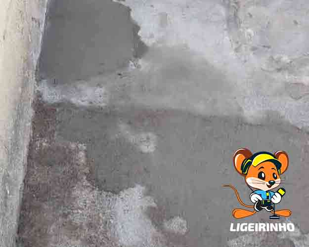 Infiltração e Vazamentos de Água em Canos de Cobre PEX ABS e PVC